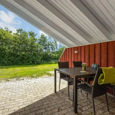 Danna - 850m To The Fjord By Interhome